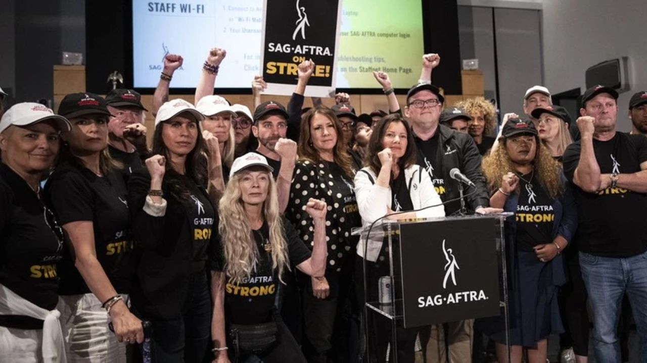 Fim da greve dos atores: SAG-AFTRA fecha novo contrato com estúdios  Lorena Bueri
