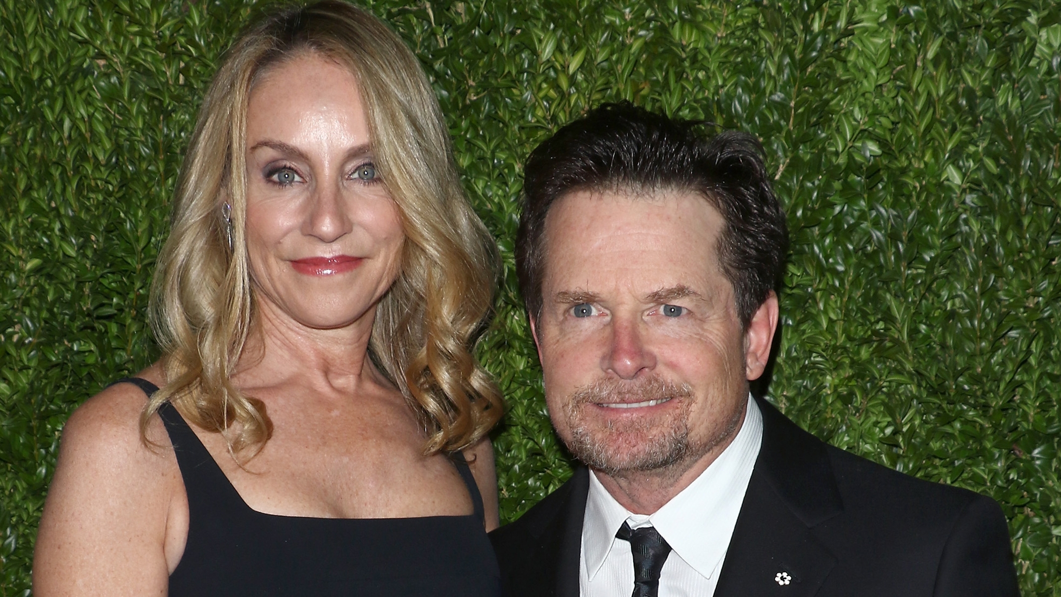 Tracy Pollan, esposa de Michael J. Fox, desabafa sobre Parkinson do ator: 'é difícil'  Lorena Bueri