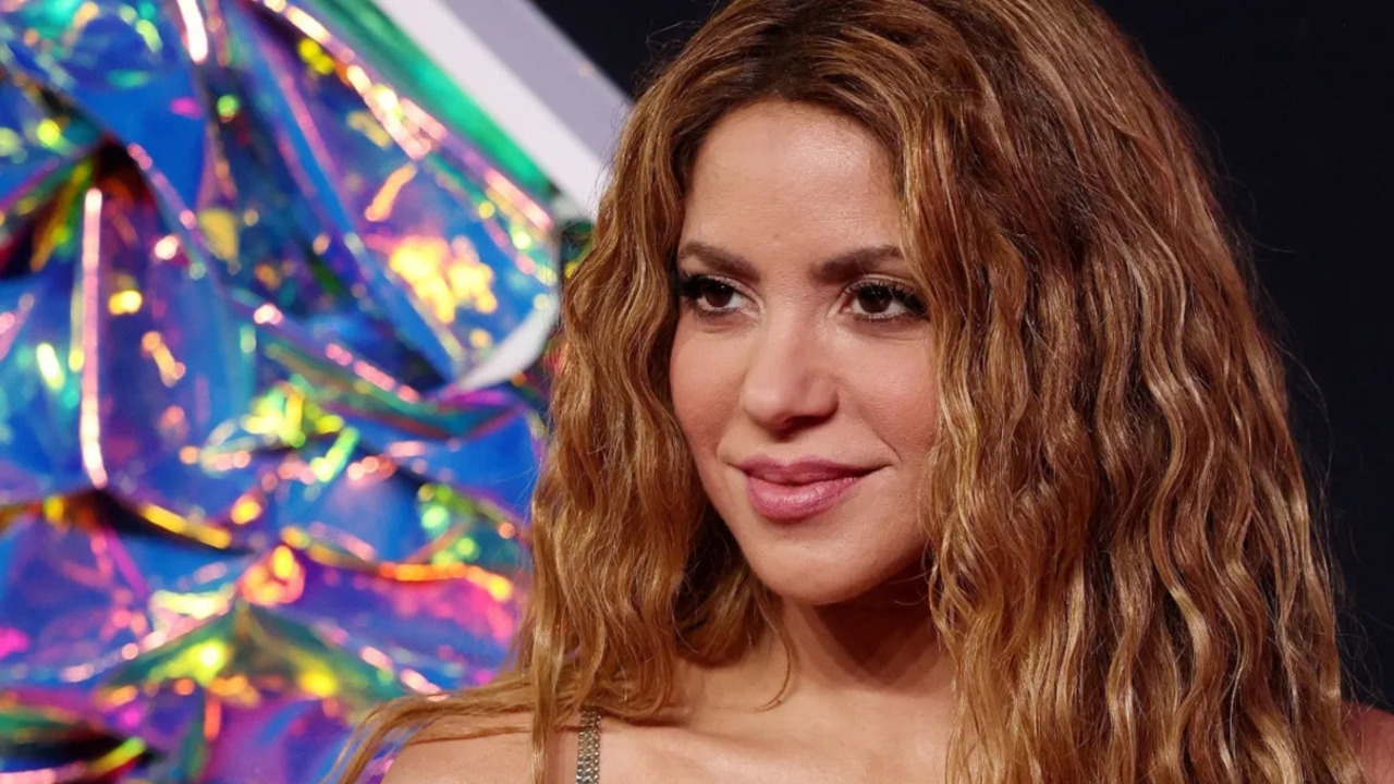 Shakira faz acordo com espanhóis e evita prisão por sonegar impostos Lorena Bueri