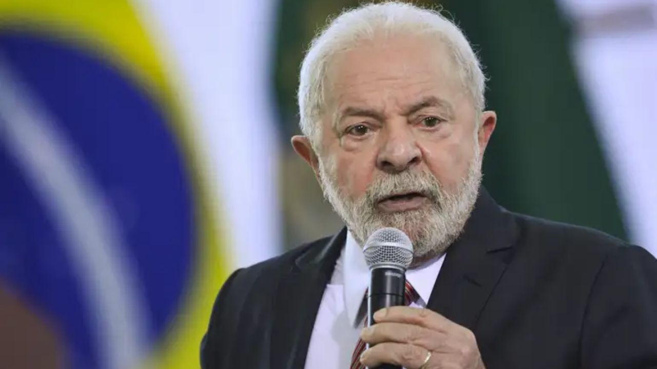 Lula diz que não tem que gostar de outros presidentes e prevê problemas políticos na América do Sul  Lorena Bueri