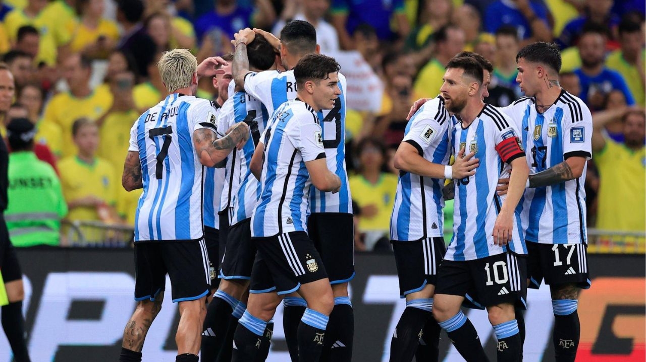 Brasil perde para Argentina em jogo marcado por confusão e amarga 1ª  derrota em casa na história das eliminatórias com gritos de olé » PATOS  ONLINE