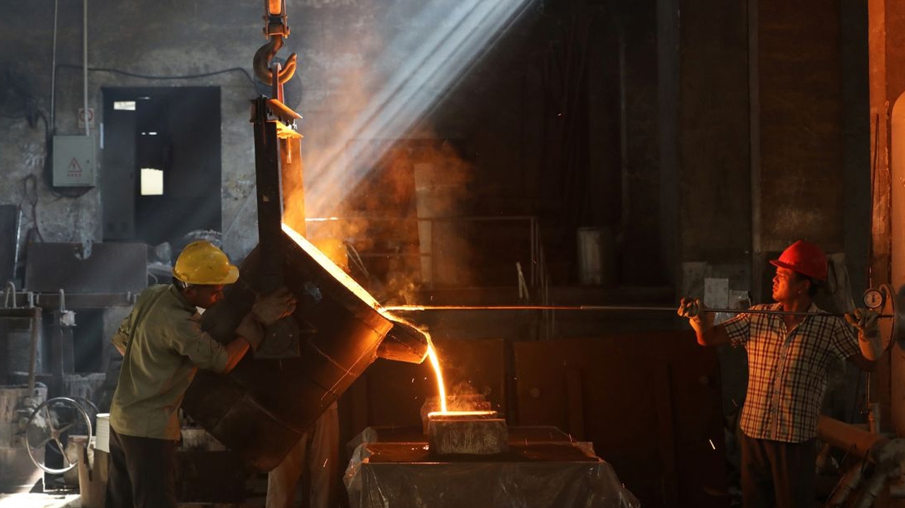 Sexta-feira encerra com alta de 0,61% no minério de ferro pela Bolsa chinesa; confira o porquê Lorena Bueri