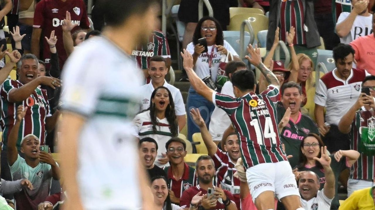 Coritiba perde para o Fluminense e está rebaixado para a Série B Lorena Bueri