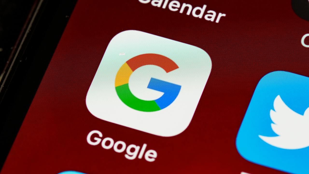 Google planeja desativar contas inativas a partir de dezembro Lorena Bueri