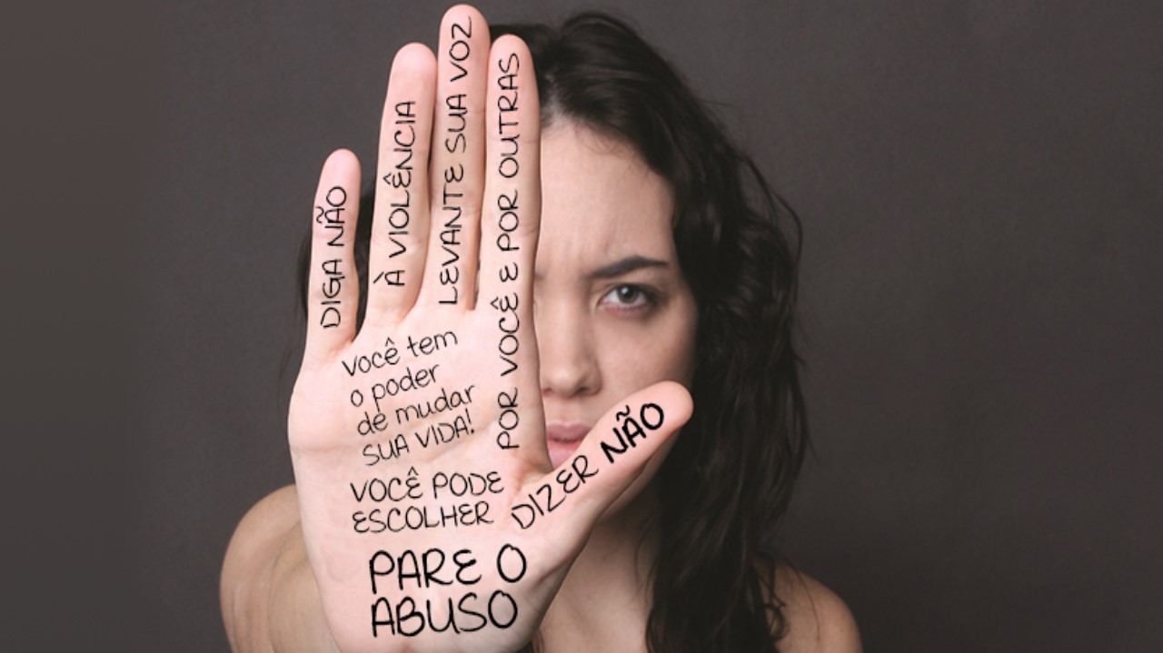 Aumenta o número de mulheres que denunciam violência por dia no Brasil Lorena Bueri