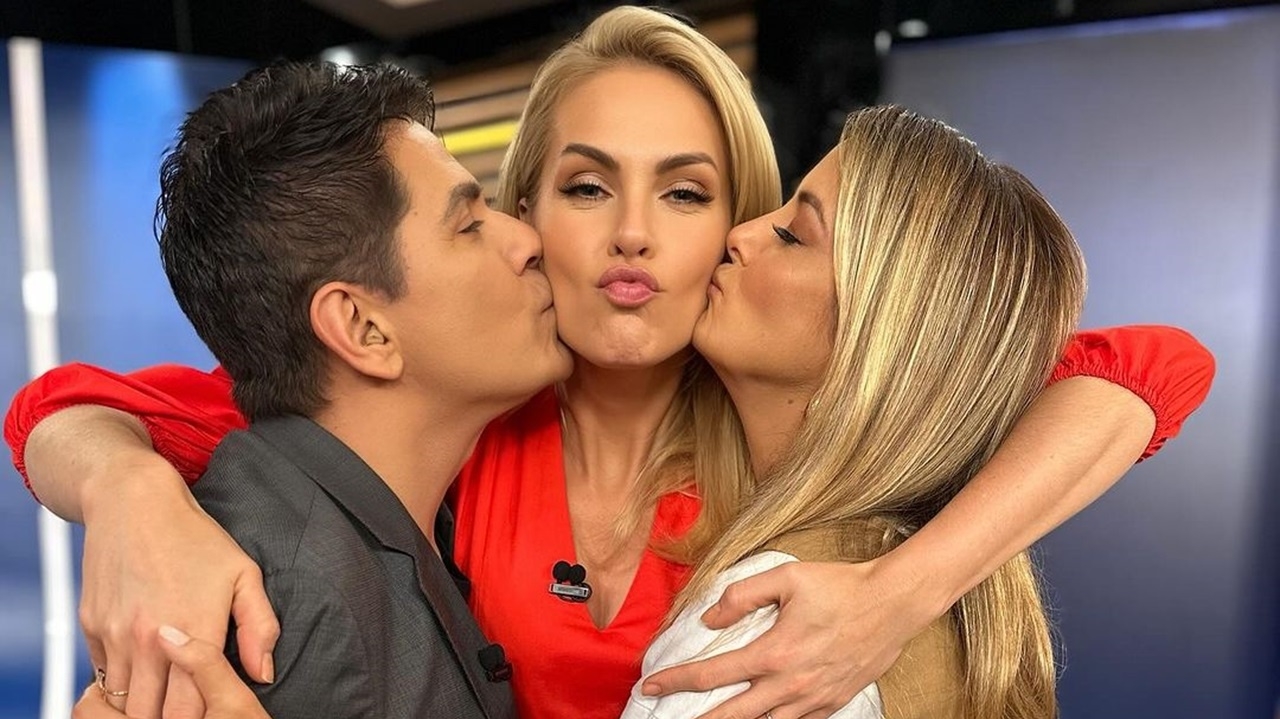 Duas amigas russas se pegando