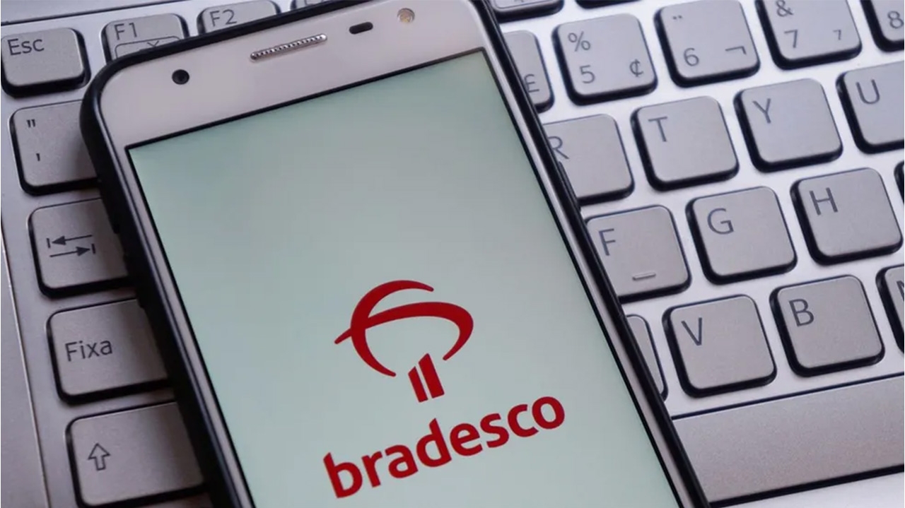 Mesmo após 24 horas, o app do Bradesco mostra erros no saldo das contas Lorena Bueri