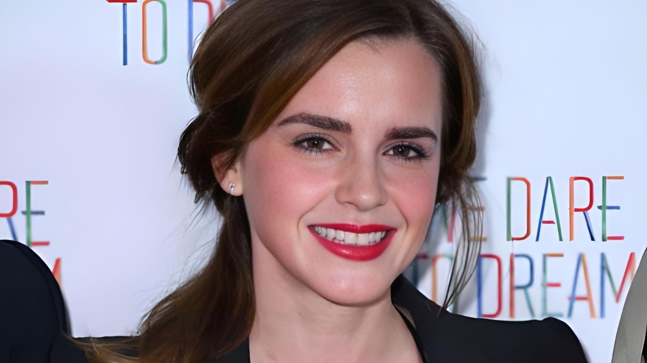 Emma Watson cruza o tapete vermelho do documentário 'We Dare to Dream' Lorena Bueri