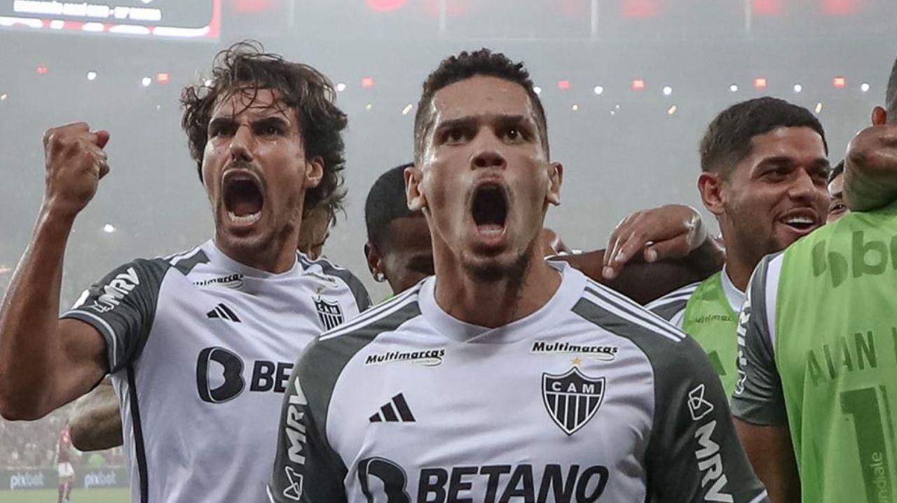 Atlético-MG atropela Flamengo em pleno Maracanã Lorena Bueri