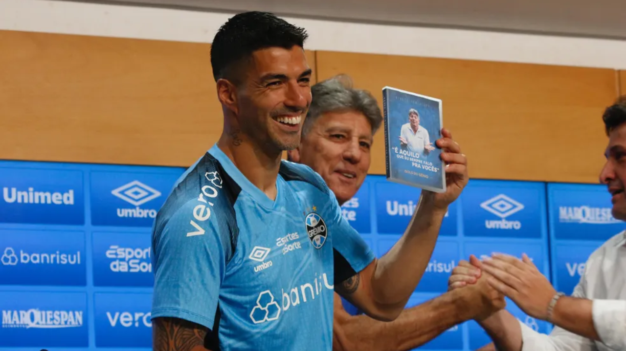 Luis Suárez se despede da torcida do Grêmio na Arena: 'serei um gremista a mais' Lorena Bueri