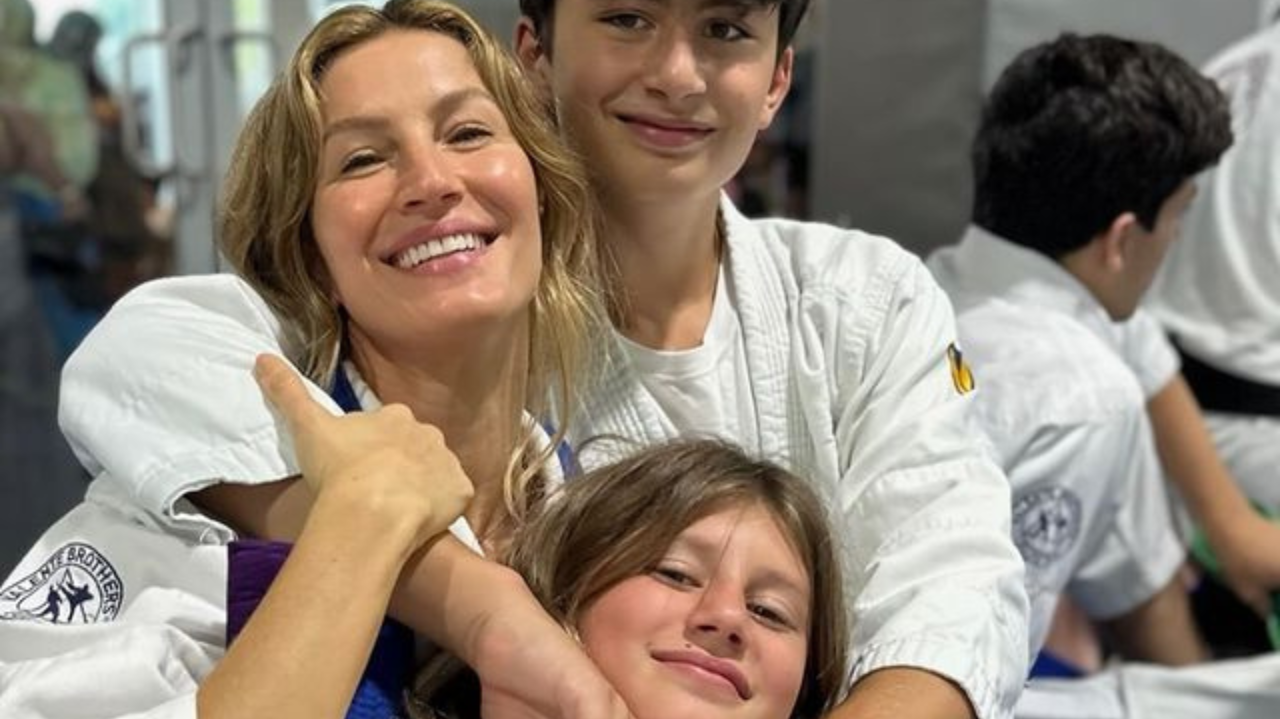 Gisele Bündchen comemora conquista no jiu-jitsu ao lado de seus filhos Lorena Bueri