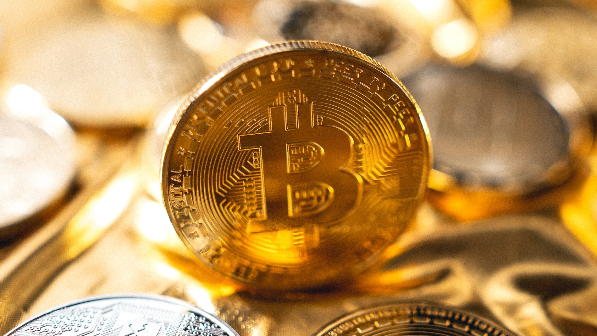 Bitcoin: confira a análise além dos US$ 42 mil e expectativas para 2024 Lorena Bueri