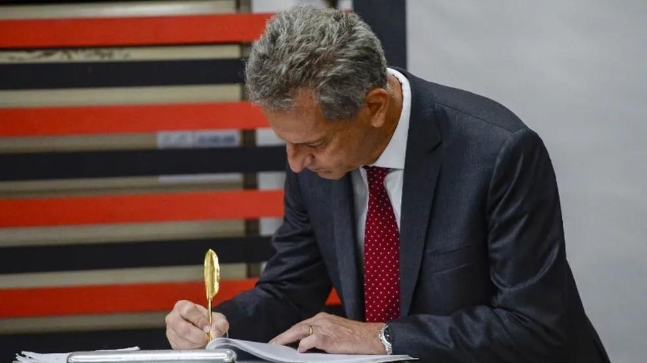 Landim revela planos para implementar SAF no Flamengo Lorena Bueri