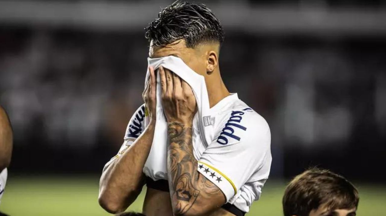 Jogadores se manifestam após rebaixamento do Santos para a segunda divisão  Lorena Bueri