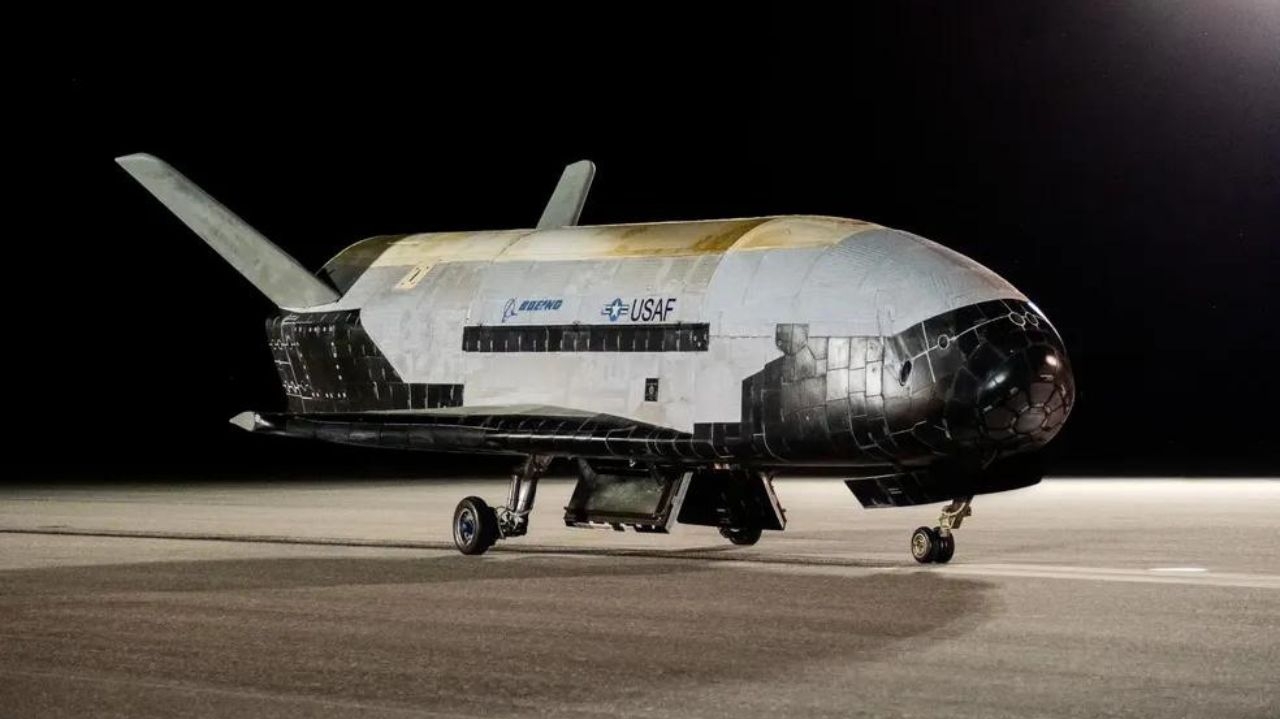 Missão espacial secreta da Força Espacial dos EUA decola com foguete da SpaceX Lorena Bueri