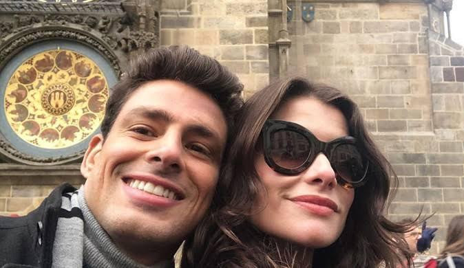Alinne Moraes comenta parceria com o ex Cauã Reymond: 'Estamos felizes e empolgados'