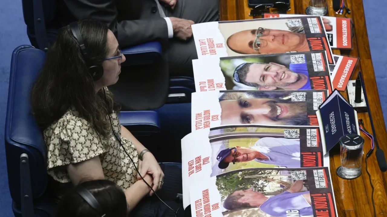 Familiares de israelenses pedem esforços do governo brasileiro para liberar reféns do Hamas Lorena Bueri
