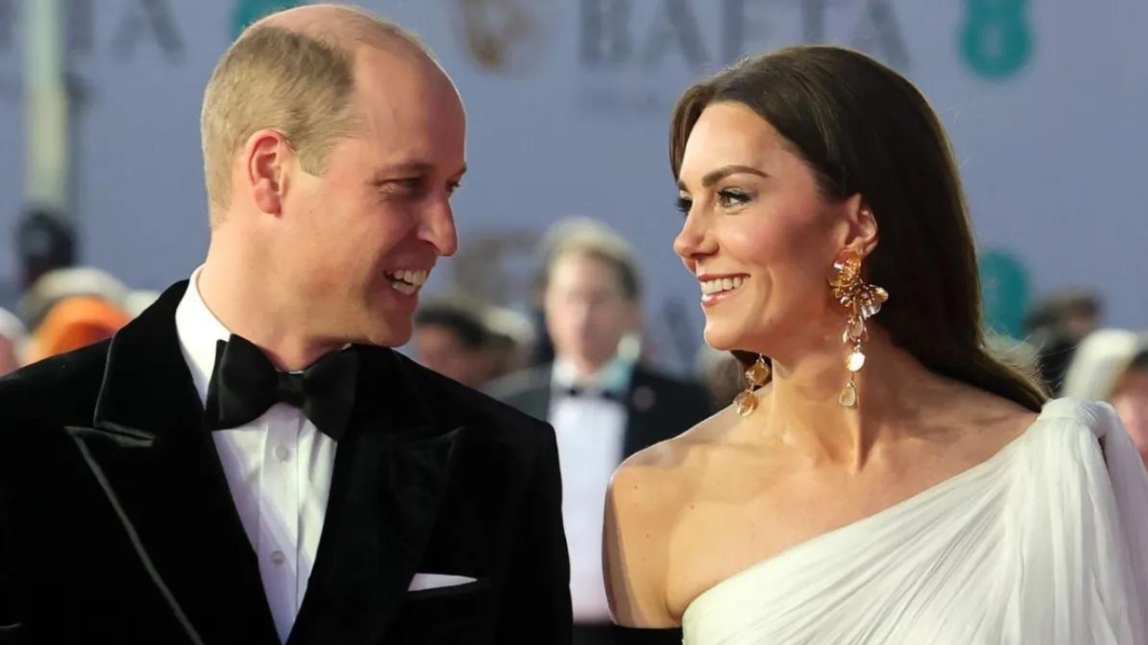 Entenda o porquê de o príncipe William não usar anel de casamento Lorena Bueri