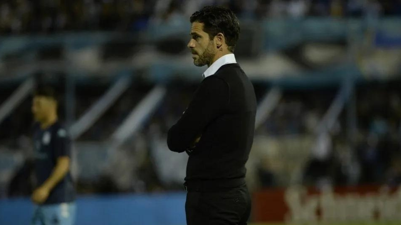 Com Milito no radar, Cruzeiro mantém Fernando Gago como principal nome para treinador Lorena Bueri