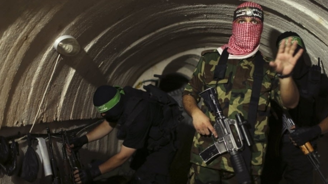 Grupo terrorista afirma que túneis em Gaza foram construídos por causa das enchentes Lorena Bueri