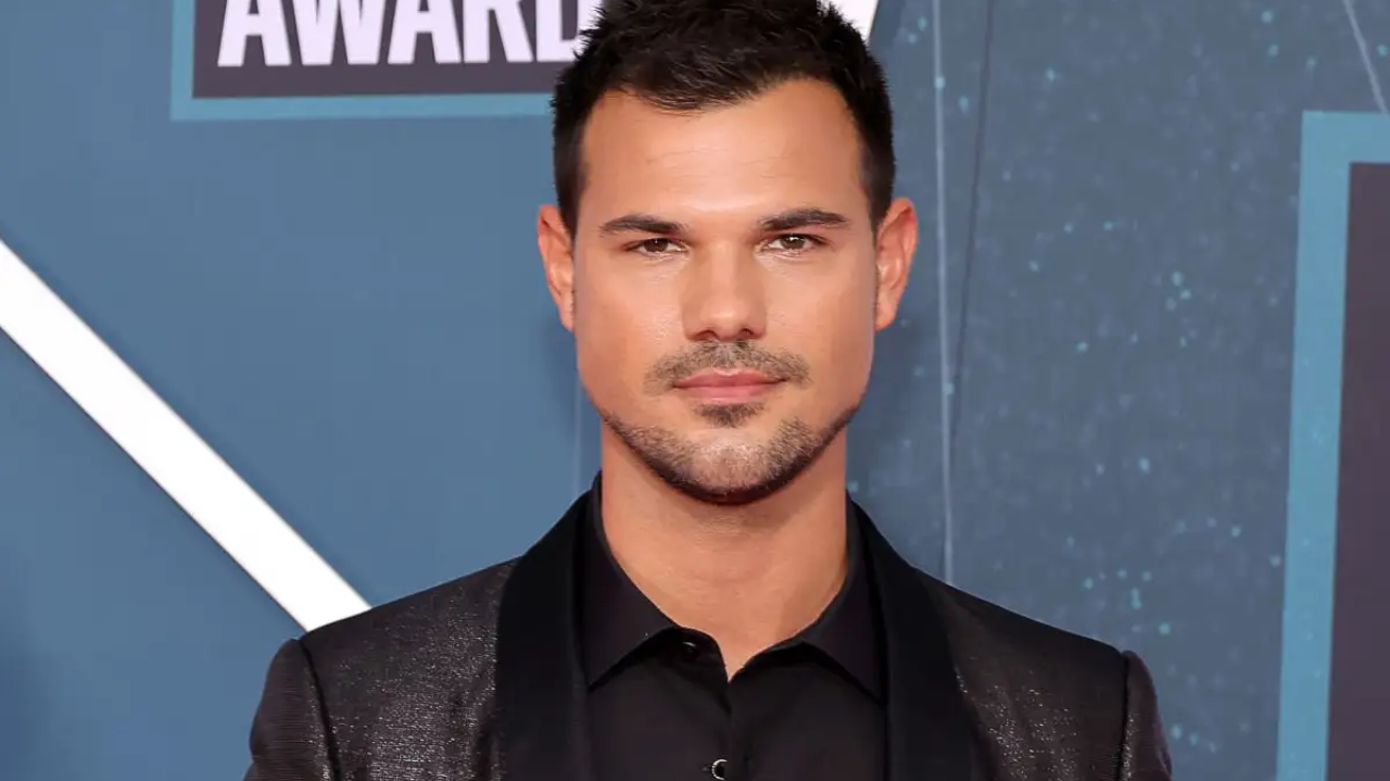 Taylor Lautner revela, em entrevista, que quase foi substituído na franquia 'Crepúsculo' Lorena Bueri