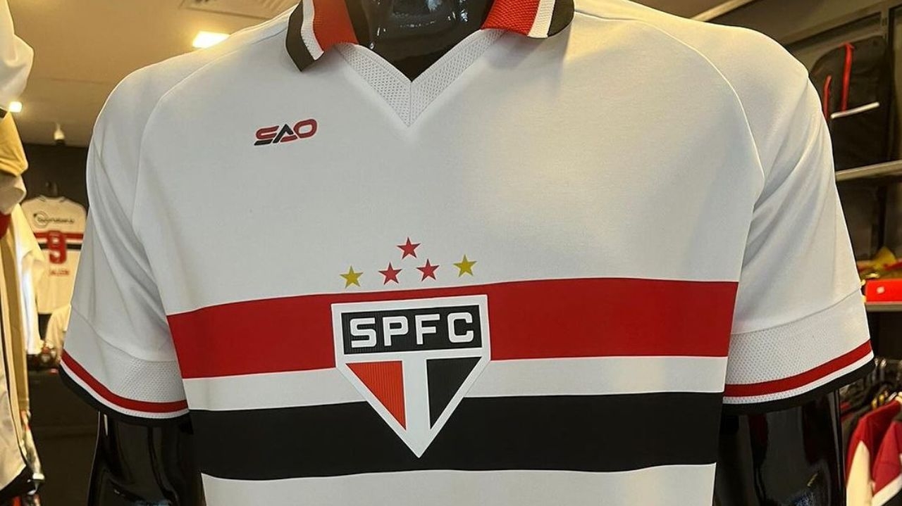São Paulo pretende utilizar marca própria em uniformes na Copinha  Lorena Bueri
