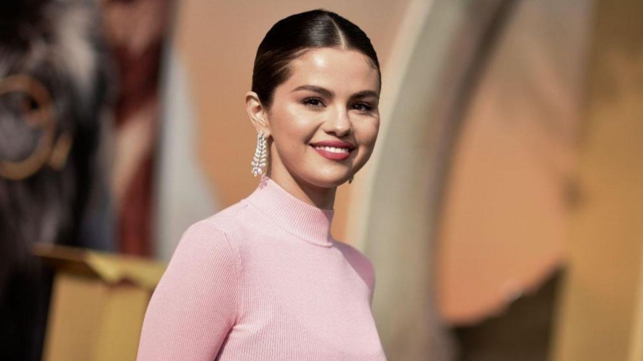 Em entrevista, Selena Gomez afirma estar em era 100% feliz para novo álbum Lorena Bueri