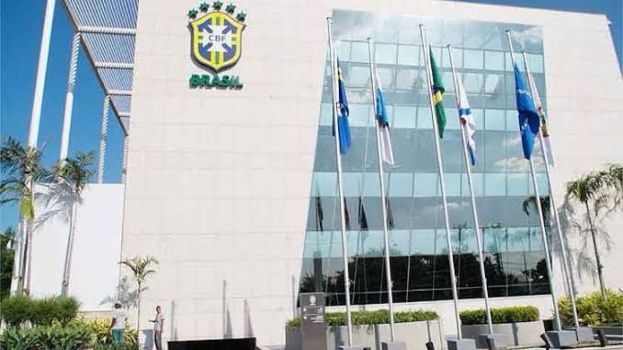  Crise na CBF: FIFA e CONMEBOL planejam intervenção internacional Lorena Bueri