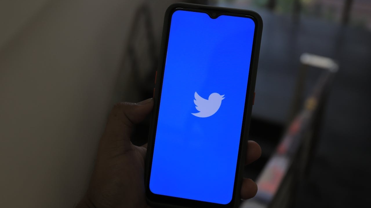 Twitter falha em cumprir contrato que prometia pagamento de milhões para funcionários Lorena Bueri