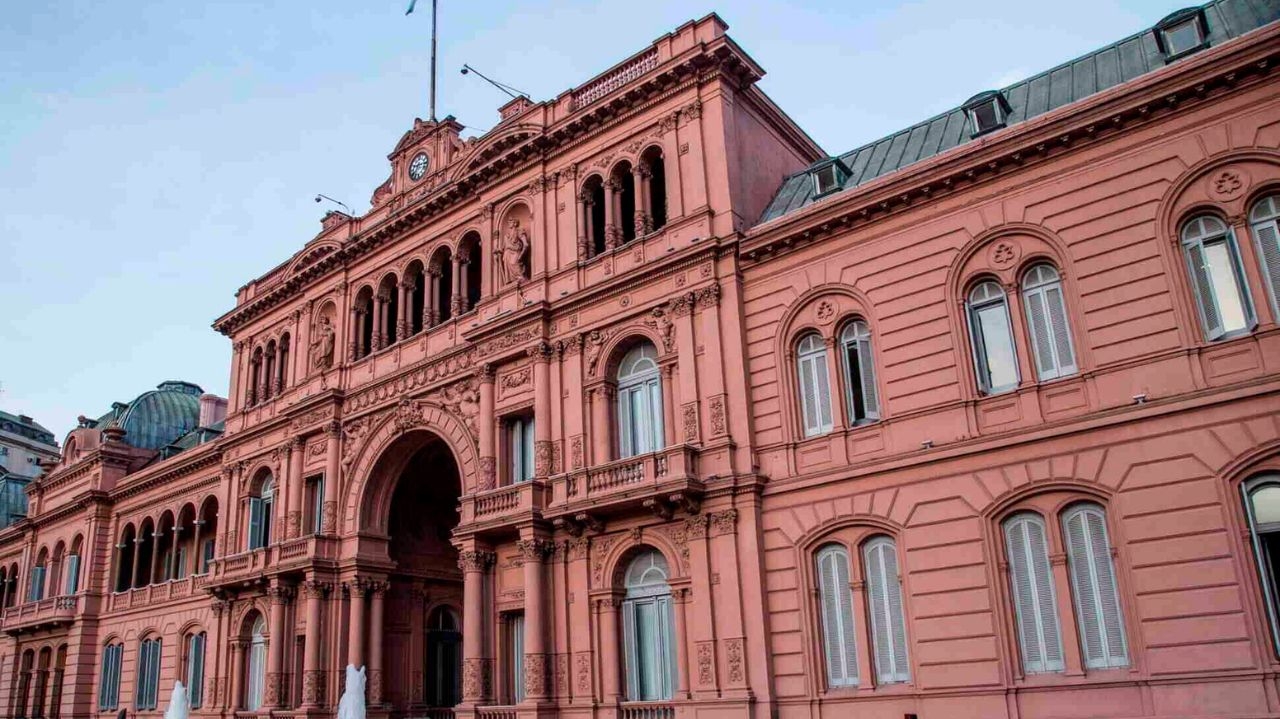 Reforma trabalhista proposta por Milei é retida por Justiça da Argentina Lorena Bueri