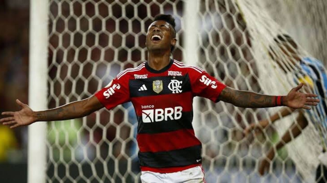 Flamengo anuncia, oficialmente, renovação com Bruno Henrique Lorena Bueri
