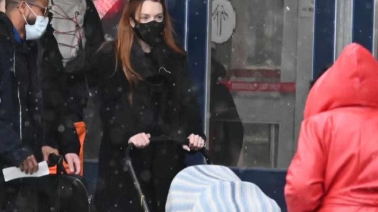 Lindsay Lohan é vista com seu filho em público pela primeira vez Lorena Bueri