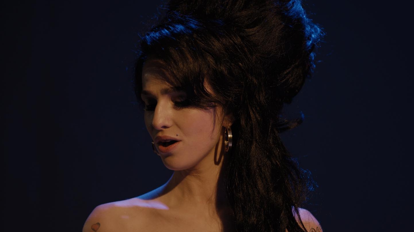 Filme “Back to Black”, de Amy Winehouse, ganha primeiro trailer Lorena Bueri