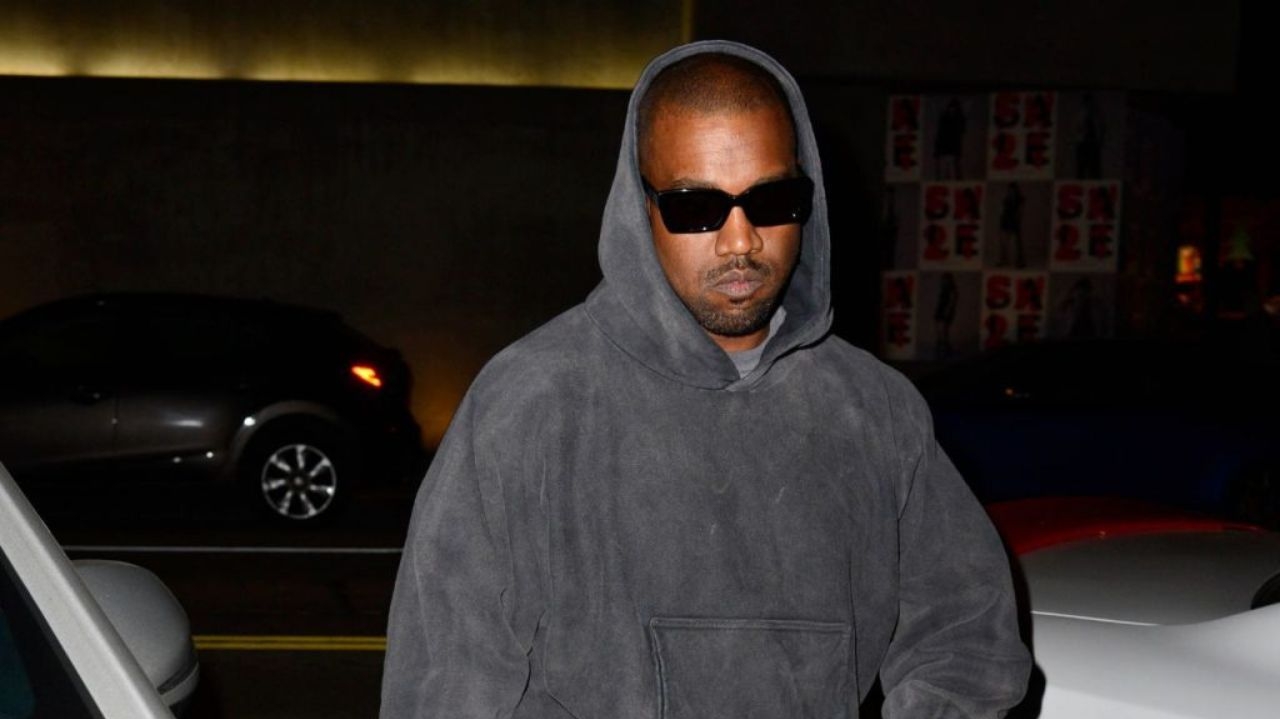 Kanye West é processado por agredir fã em Los Angeles Lorena Bueri