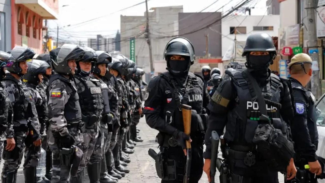 Equador envia forças conjuntas para reprimir atividades criminosas Lorena Bueri