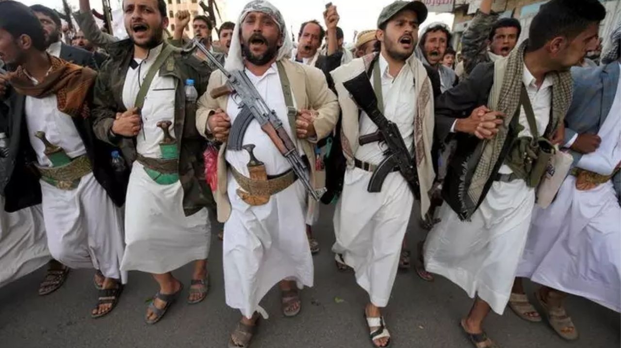 EUA e Reino Unido atacam novamente os alvos dos Houthis no Iêmen Lorena Bueri
