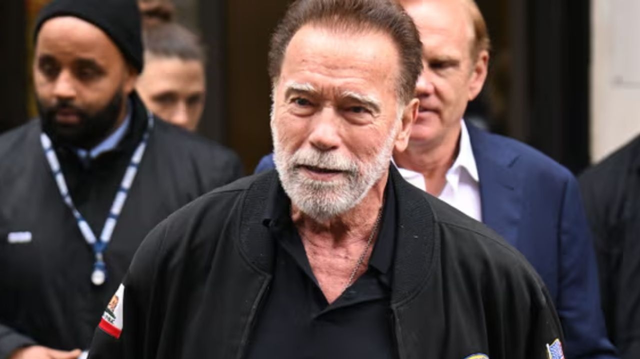 Arnold Schwarzenegger é detido por omitir relógio em aeroporto na Alemanha Lorena Bueri