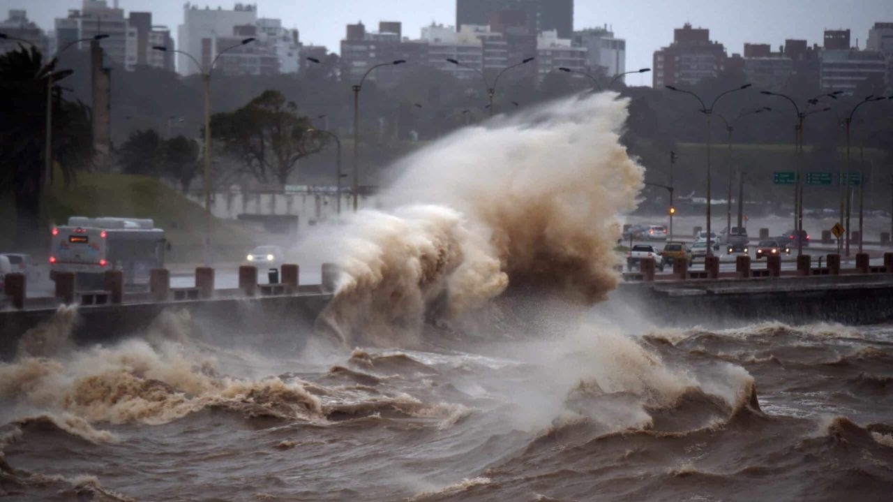 Rio Grande do Sul é atingido por ciclone que pode afetar outros estados  Lorena Bueri
