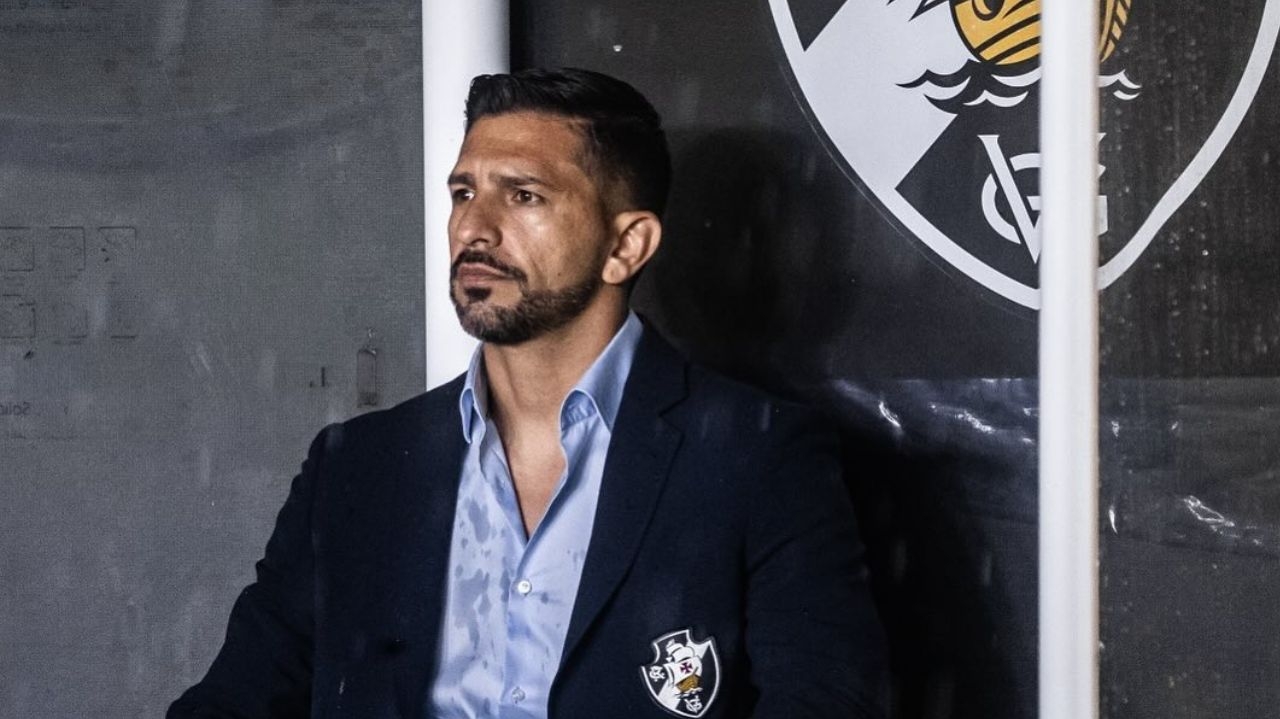 Auxiliar técnico do Vasco, Emiliano Díaz, fala sobre reforços e a possível vinda de Cuellar ao clube Lorena Bueri