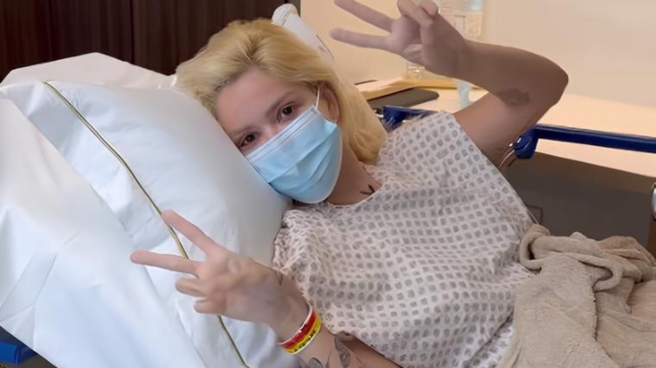 Karoline Lima realiza mamoplastia e explica motivos da cirurgia para seguidores Lorena Bueri