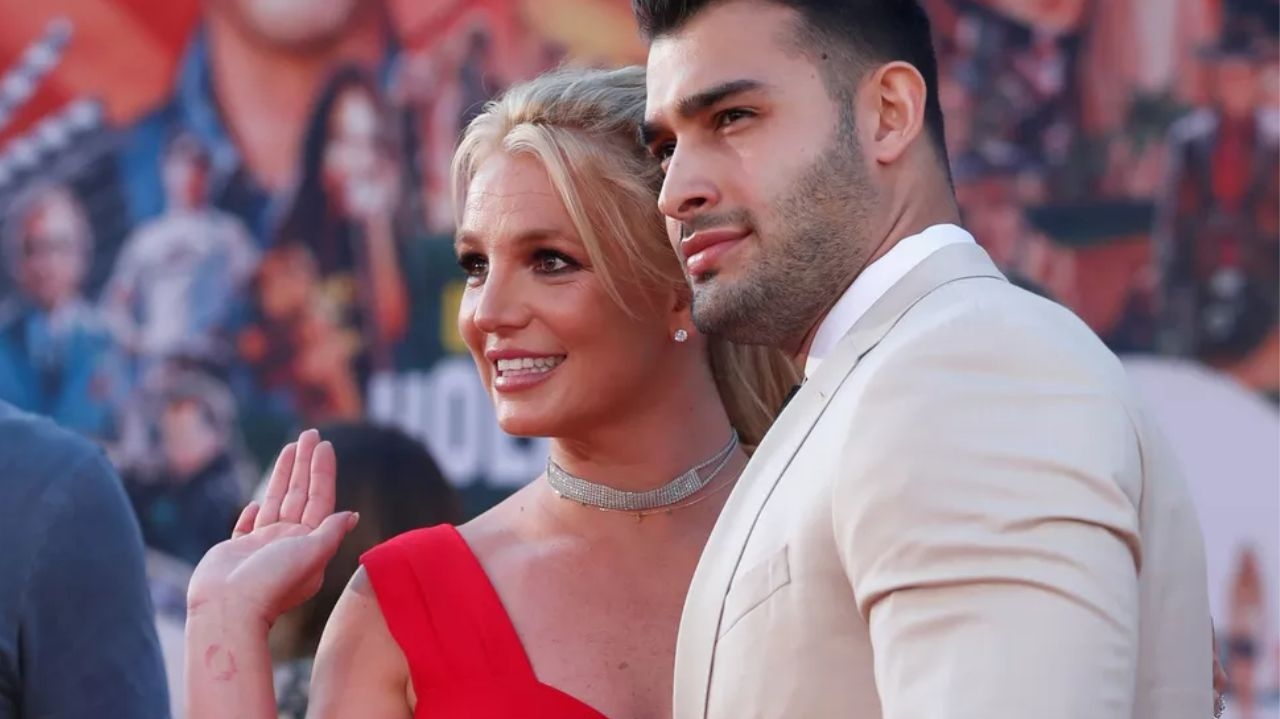 Sam Asghari, ex-marido de Britney Spears, recorre judicialmente por acordo pré-nupcial Lorena Bueri