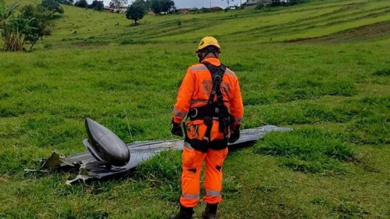 Queda de avião deixa 7 mortos em Itapeva, Minas Gerais Lorena Bueri