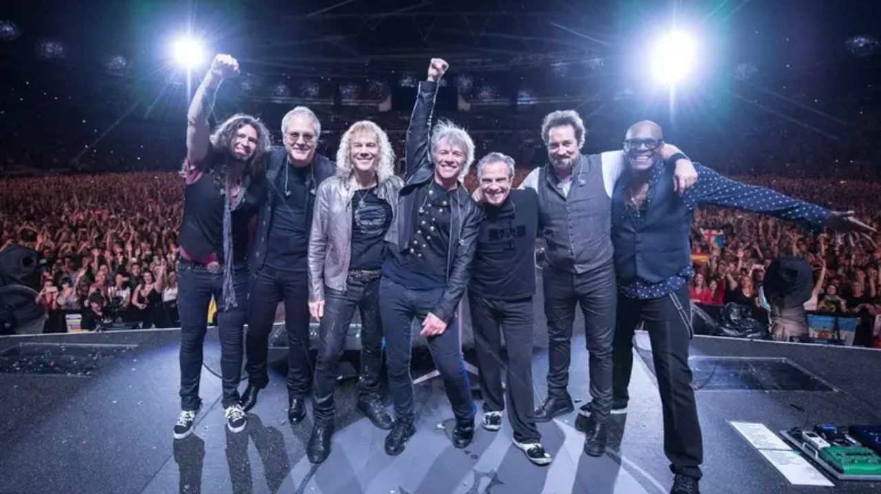 Bon Jovi retorna ao Brasil em 2024 com turnê que celebra 40 anos, segundo jornalista Lorena Bueri