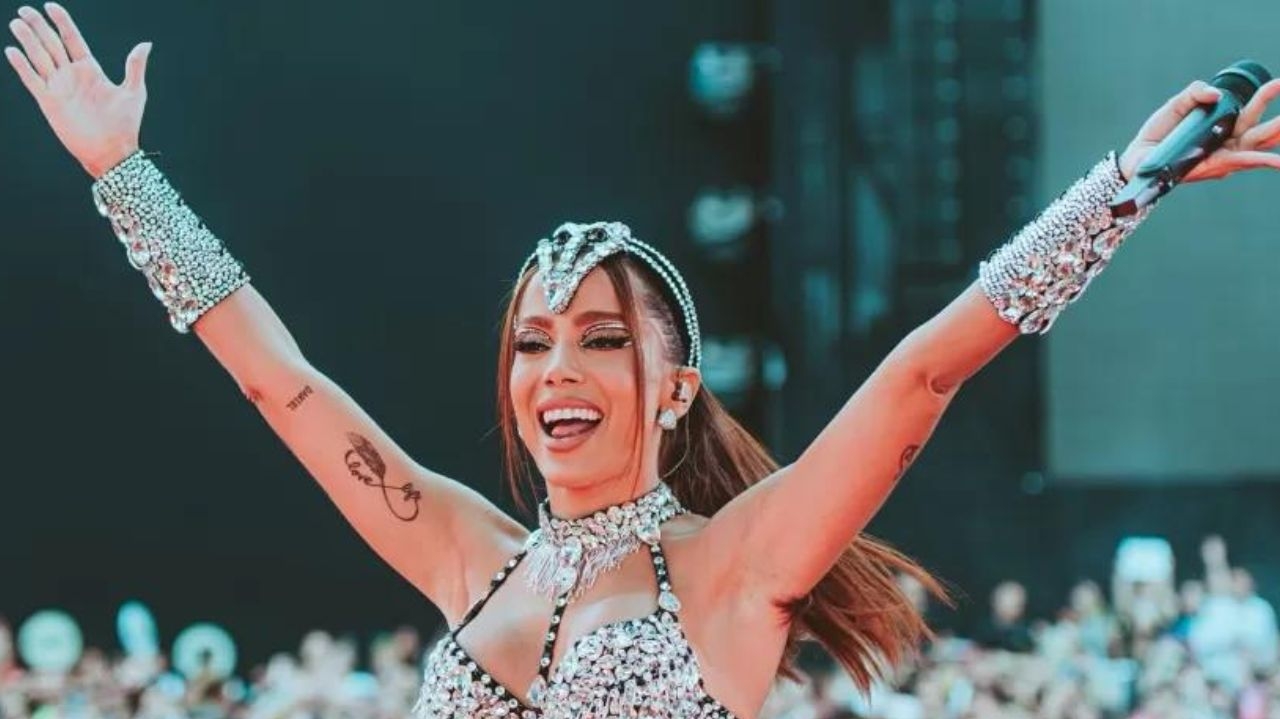 Anitta lançará novo álbum de funk trilíngue em março de 2024  Lorena Bueri
