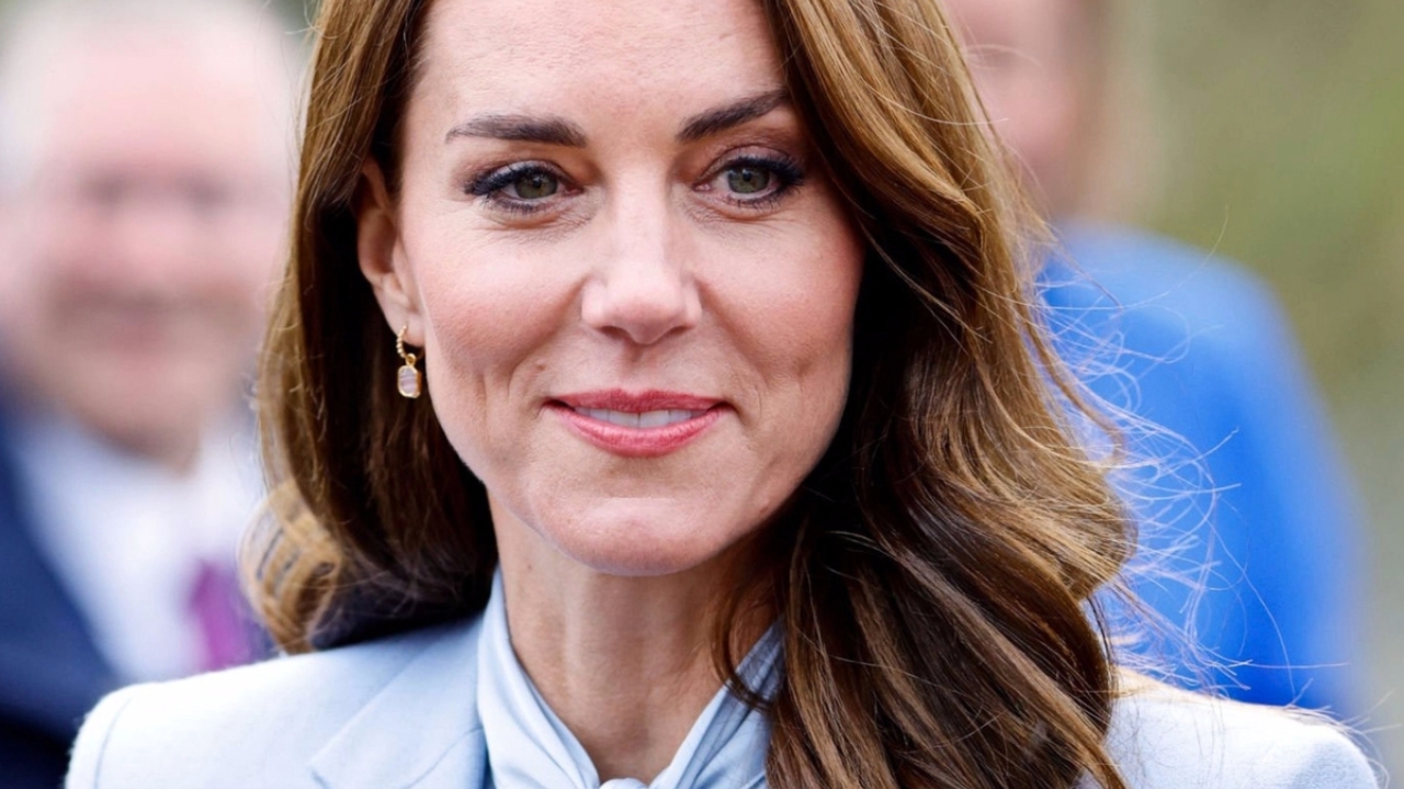 Palácio de Kensington se pronuncia após rumores sobre a saúde de Kate Middleton Lorena Bueri