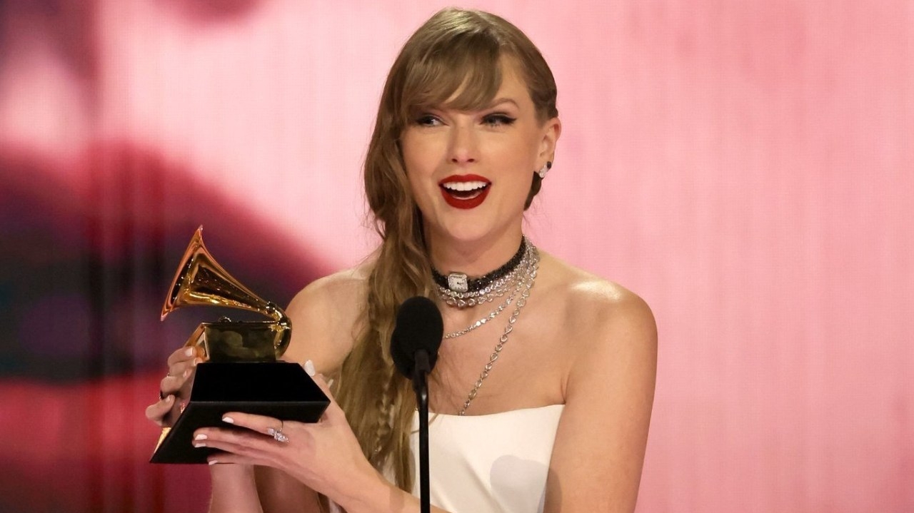 Grammy Awards: Taylor Swift faz história ao vencer Álbum do Ano Lorena Bueri
