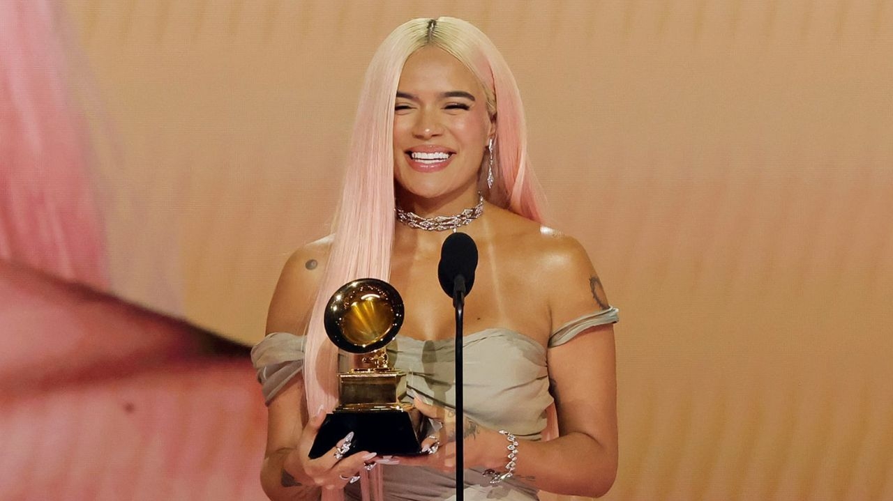 Grammy Awards: Karol G vence Melhor Álbum de Música Urbana por “Mañana Será Bonito” Lorena Bueri
