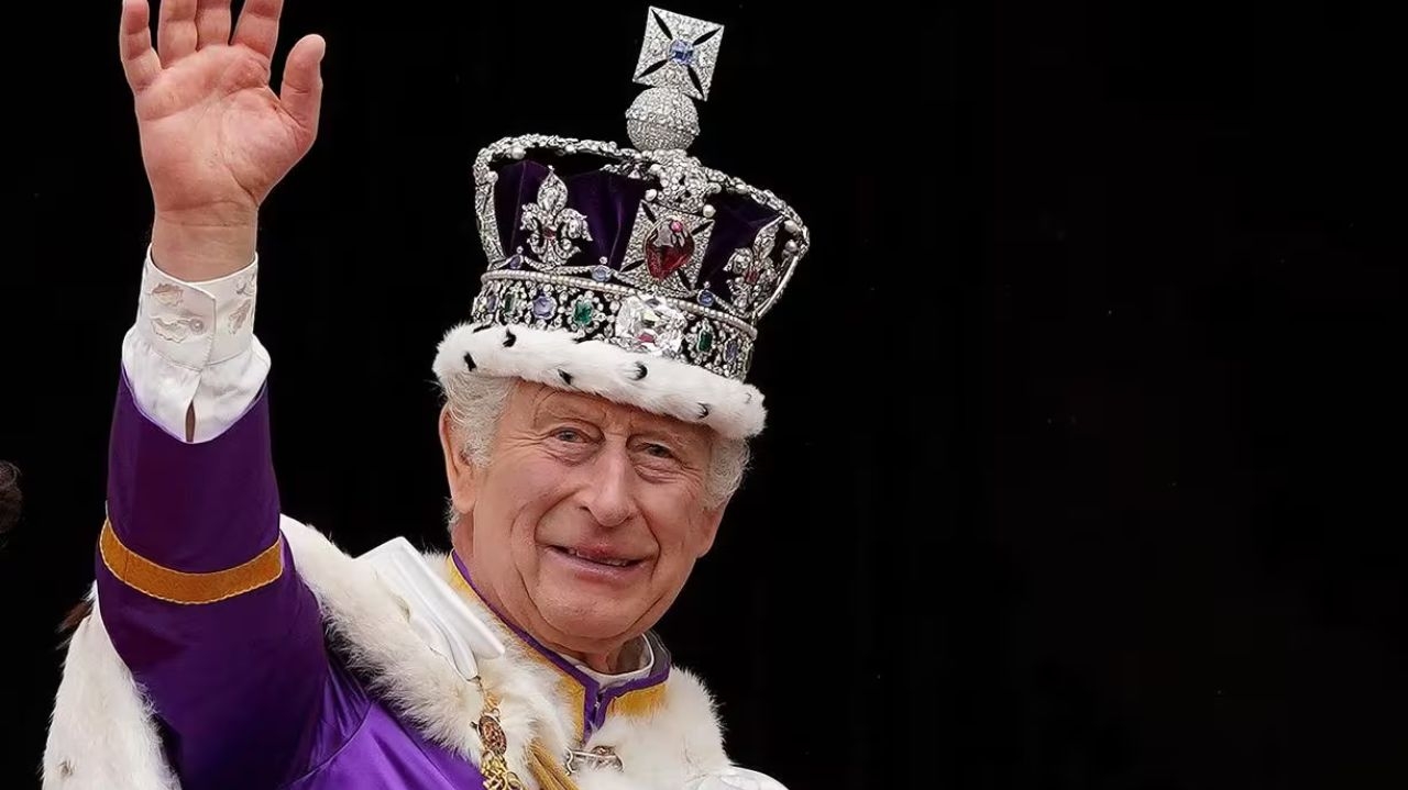 Palácio de Buckingham anuncia que Rei Charles III está com câncer Lorena Bueri