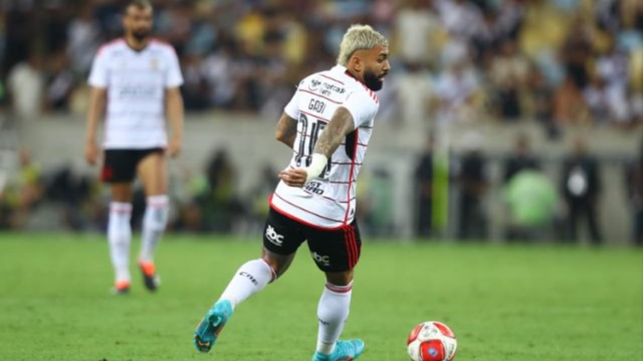 Em menos de um ano, Flamengo viu Gabigol falhar em metade dos pênaltis Lorena Bueri