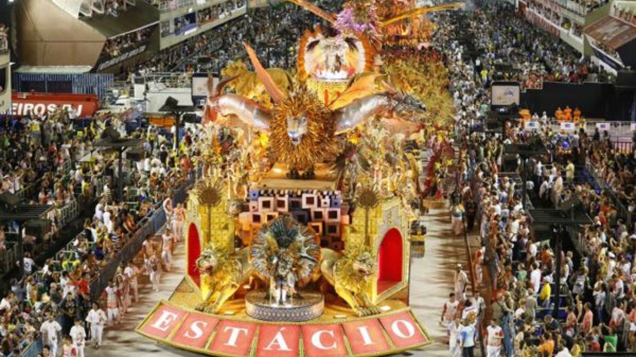 Carnaval 2024: primeira noite de desfiles na Sapucaí tem falhas no som e público insatisfeito Lorena Bueri